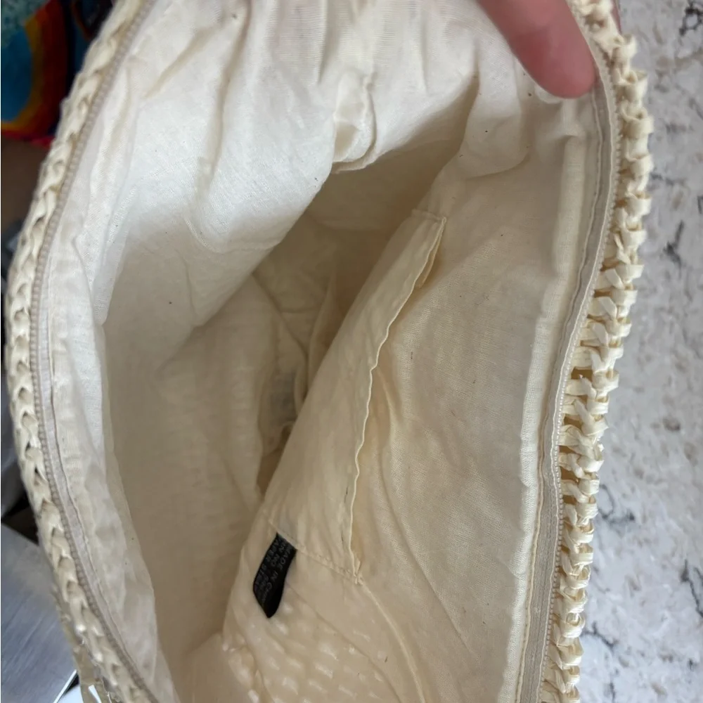 Metro Gear Cream Woven Crossbody Bag - Picture 4 of 4